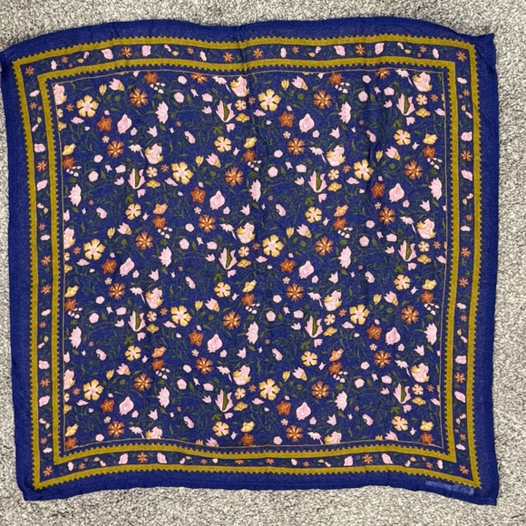Chan Luu Floral Patterned Scarf - Picture 2 of 9